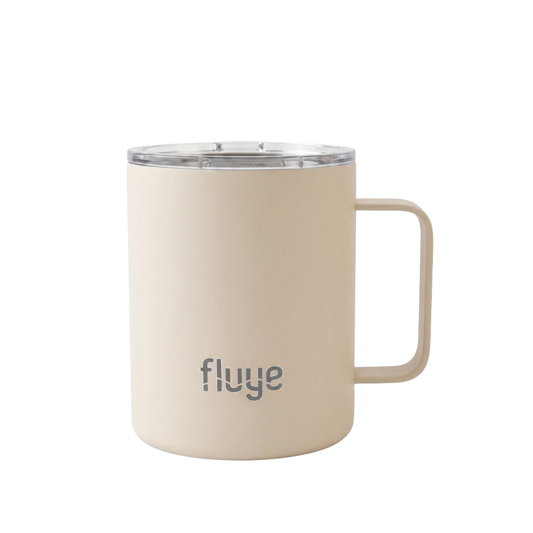 Image of Mug de acero inoxidable con asa ergonómica y tapa magnética de cierre rápido. Pensado para acompañar al usuario durante la jornada laboral: el imán permite tapar y destapar con una sola mano, sin perder la tapa ni interrumpir la lectura/llamada/escritura/reunión.