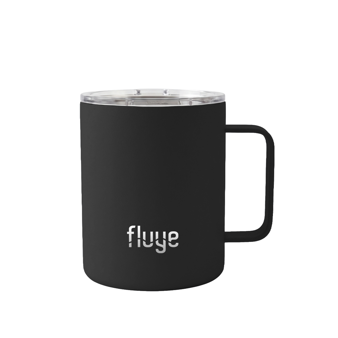 Image of Mug de acero inoxidable con asa ergonómica y tapa magnética de cierre rápido. Pensado para acompañar al usuario durante la jornada laboral: el imán permite tapar y destapar con una sola mano, sin perder la tapa ni interrumpir la lectura/llamada/escritura/reunión.